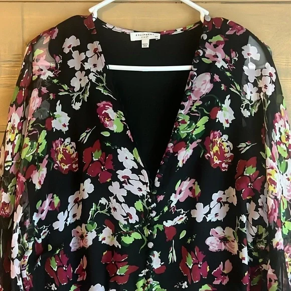 Equipment Natasha Floral Silk Shift Dress in size Small - Picture 9 of 11
